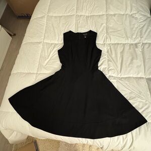 Classic White House / black market dress size 6